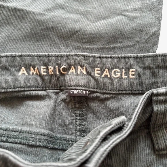 American Eagle Women’s Corduroy High Rise Mom Straight Jeans, Green, 12 Long - Picture 6 of 7